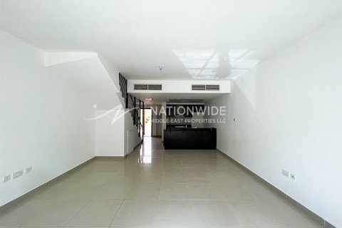 3 bedrooms Villa in Abu Dhabi, UAE No. 3439 6