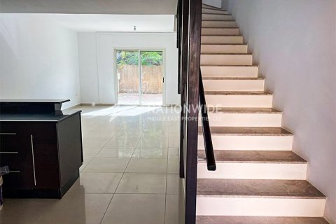 3 bedrooms Villa in Abu Dhabi, UAE No. 3439 4