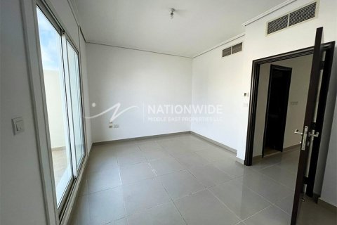 3 bedrooms Villa in Abu Dhabi, UAE No. 3439 8