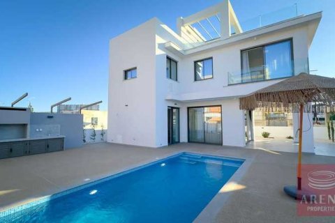 3 bedrooms Villa in Pernera, Cyprus No. 31501 7