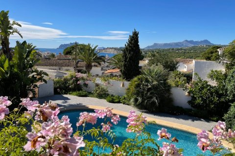 4 bedrooms Villa in Moraira, Spain No. 25539 2