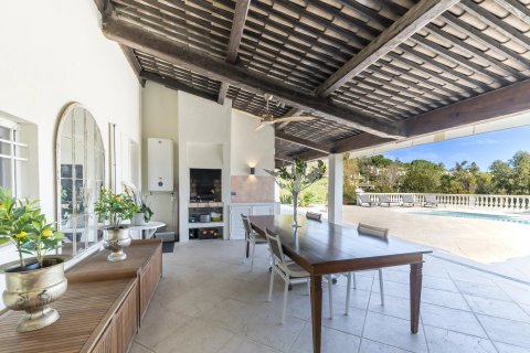 4 dormitorios Villa en Villeneuve-Loubet, France No. 72556 3