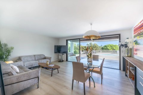 4 dormitorios Villa en Villeneuve-Loubet, France No. 72556 5