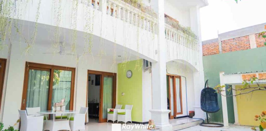 8 bedrooms House in Renon, Indonesia No. 23079