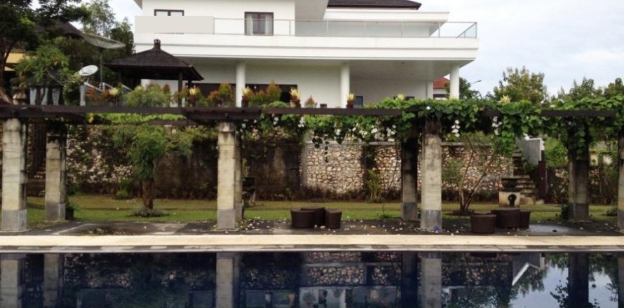 6 bedrooms Villa in Pecatu, Indonesia No. 23037