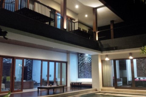 3 bedrooms Villa in Kerobokan, Indonesia No. 23031 9