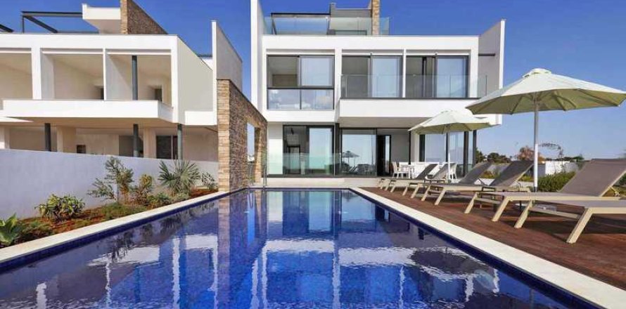 5 bedrooms Villa in Ayia Napa, Cyprus No. 32069