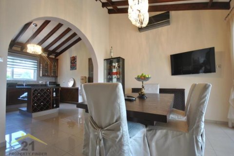 4 dormitorios Bungalow en Tala, Cyprus No. 39159 11