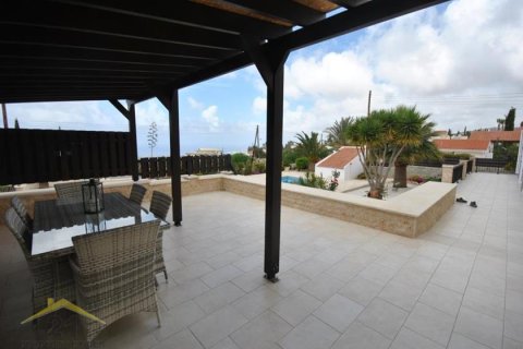 4 bedrooms Bungalow in Tala, Cyprus No. 39159 8