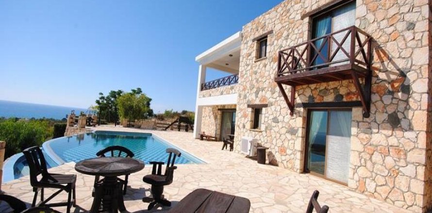 3 bedrooms Villa in Polis, Cyprus No. 39157