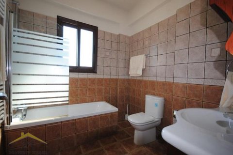 3 bedrooms Villa in Polis, Cyprus No. 39157 12