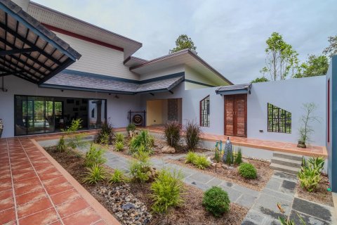 4 dormitorios House en Chiang Mai, Thailand No. 2537 1