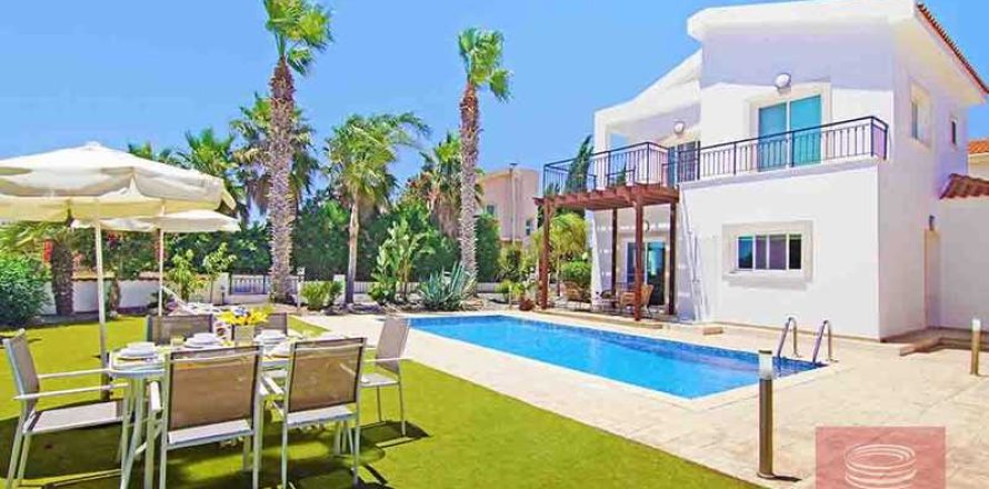 3 bedrooms Villa in Ayia Napa, Cyprus No. 29770