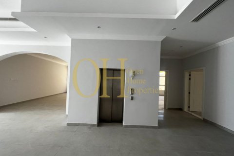 10 bedrooms Villa in Mohamed Bin Zayed City, UAE No. 61863 8