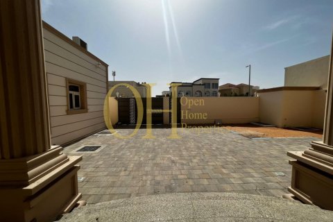 10 bedrooms Villa in Mohamed Bin Zayed City, UAE No. 61863 4