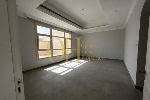 10 bedrooms Villa in Mohamed Bin Zayed City, UAE No. 61863 12