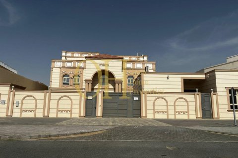 10 bedrooms Villa in Mohamed Bin Zayed City, UAE No. 61863 1