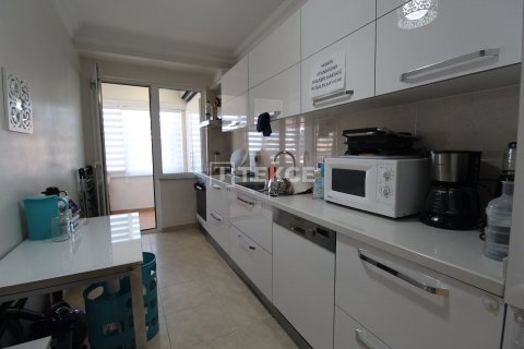 3+1 Apartment in Istanbul, Turkey No. 46571 7