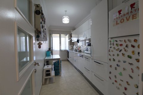 3+1 Apartment in Istanbul, Turkey No. 46571 8