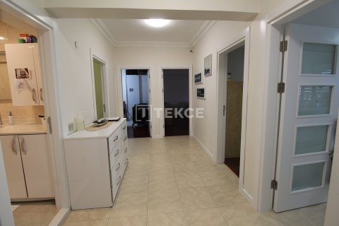 3+1 Apartment in Istanbul, Turkey No. 46571 10