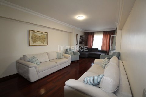 3+1 Apartment in Istanbul, Turkey No. 46571 5