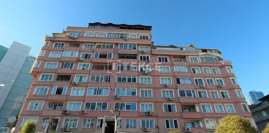 3+1 Apartment in Istanbul, Turkey No. 46571