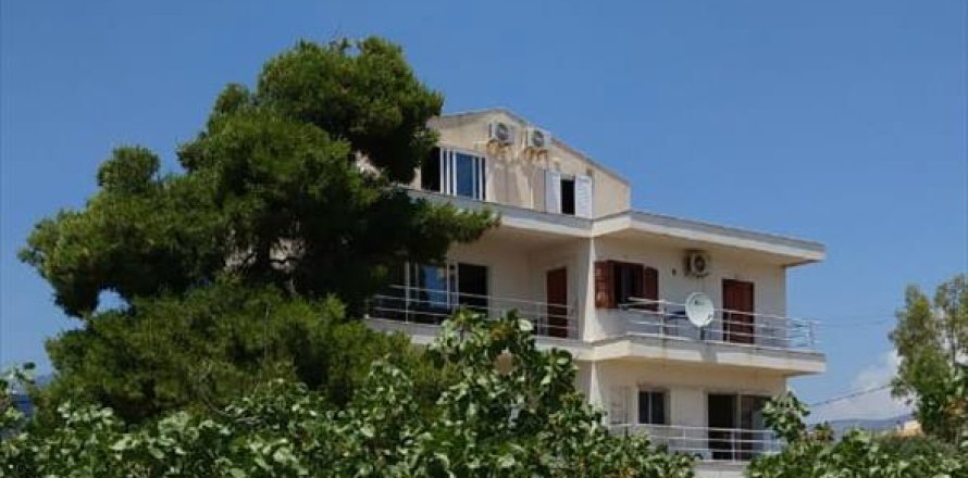 480m² Negocio en Agioi Theodoroi, Greece No. 57179