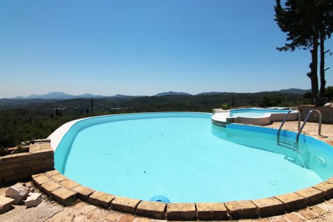 4 bedrooms Villa in Corfu, Greece No. 59005 3