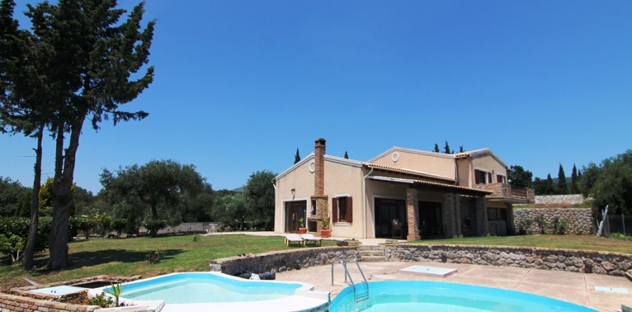 4 bedrooms Villa in Corfu, Greece No. 59005