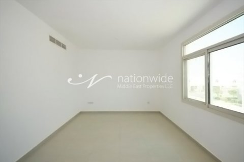 2 bedrooms Townhouse in Al Ghadeer, UAE No. 3571 3