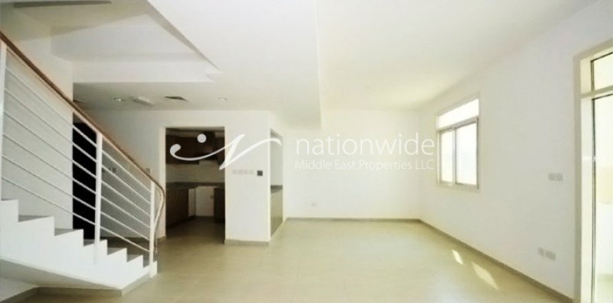 2 dormitorios Townhouse en Al Ghadeer, UAE No. 3571