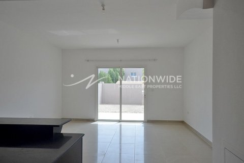 2 bedrooms Villa in Abu Dhabi, UAE No. 4432 13