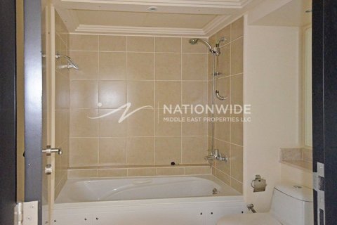 2 bedrooms Villa in Abu Dhabi, UAE No. 4432 15