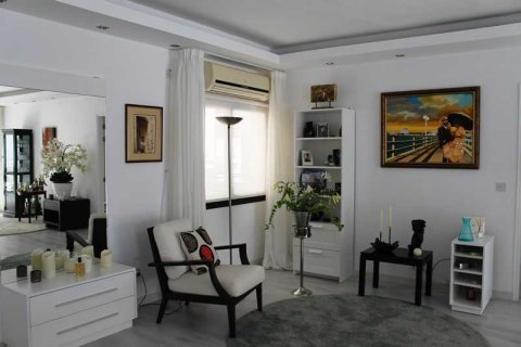 3 dormitorios Penthouse en Limassol, Cyprus No. 80945 4