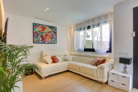 4 dormitorios House en Castelldefels, Spain No. 25841 5