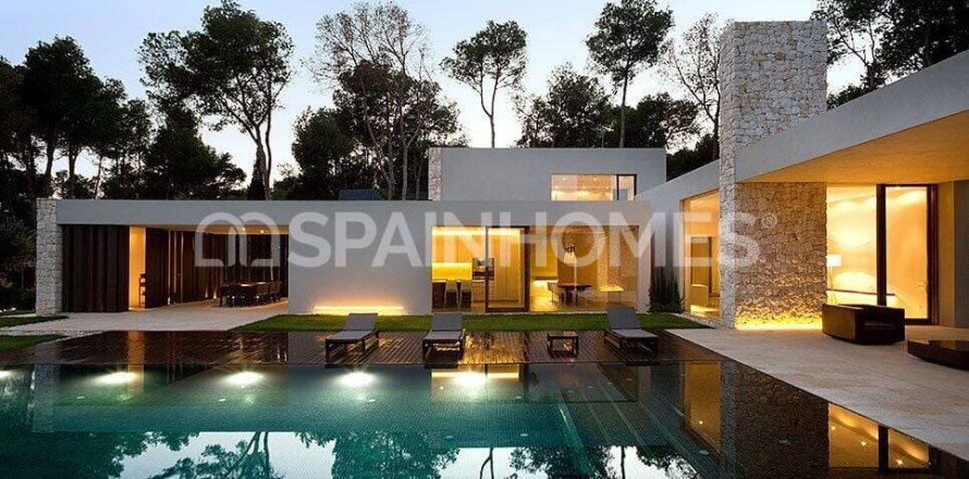 5 bedrooms Villa in Yecla, Spain No. 25895