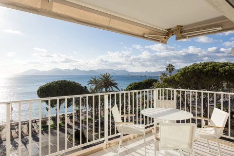 3 bedrooms Apartment in Cannes, France No. 74071 5