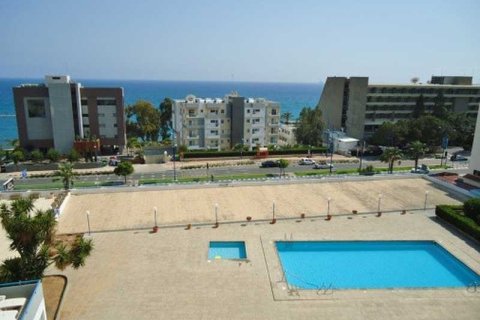 3 dormitorios Apartment en Agios Tychonas, Cyprus No. 43486 2