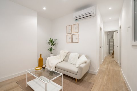 2 dormitorios Apartment en Madrid, Spain No. 26980 8