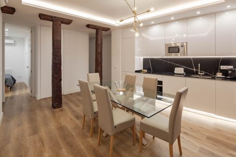 3 dormitorios Apartment en Madrid, Spain No. 26858 5