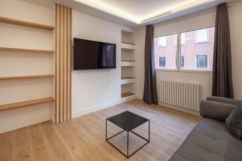 2 dormitorios Apartment en Madrid, Spain No. 26857 2