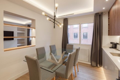 2 bedrooms Apartment in Madrid, Spain No. 26857 7