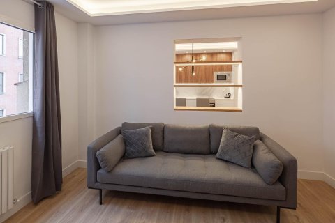 2 dormitorios Apartment en Madrid, Spain No. 26857 8