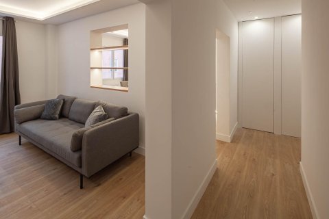 2 dormitorios Apartment en Madrid, Spain No. 26857 5