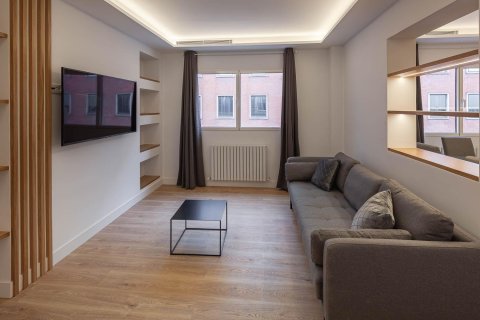 2 dormitorios Apartment en Madrid, Spain No. 26857 1