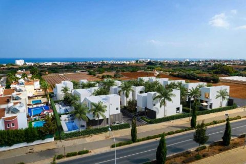 4 dormitorios House en Paralimni, Cyprus No. 40324 5