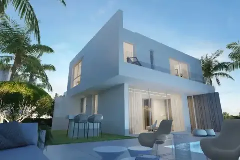 4 bedrooms House in Paralimni, Cyprus No. 40324 1