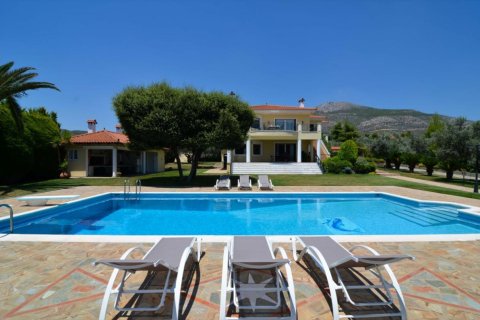 8 bedrooms Villa in Central Greece, Greece No. 49993 1