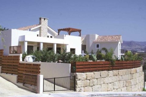 3 bedrooms Villa in Monagroulli, Cyprus No. 44527 2