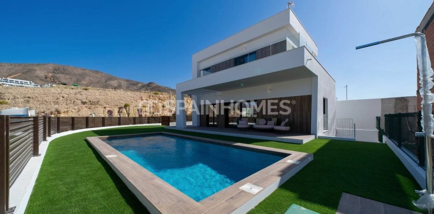 3 bedrooms Villa in Finestrat, Spain No. 26540